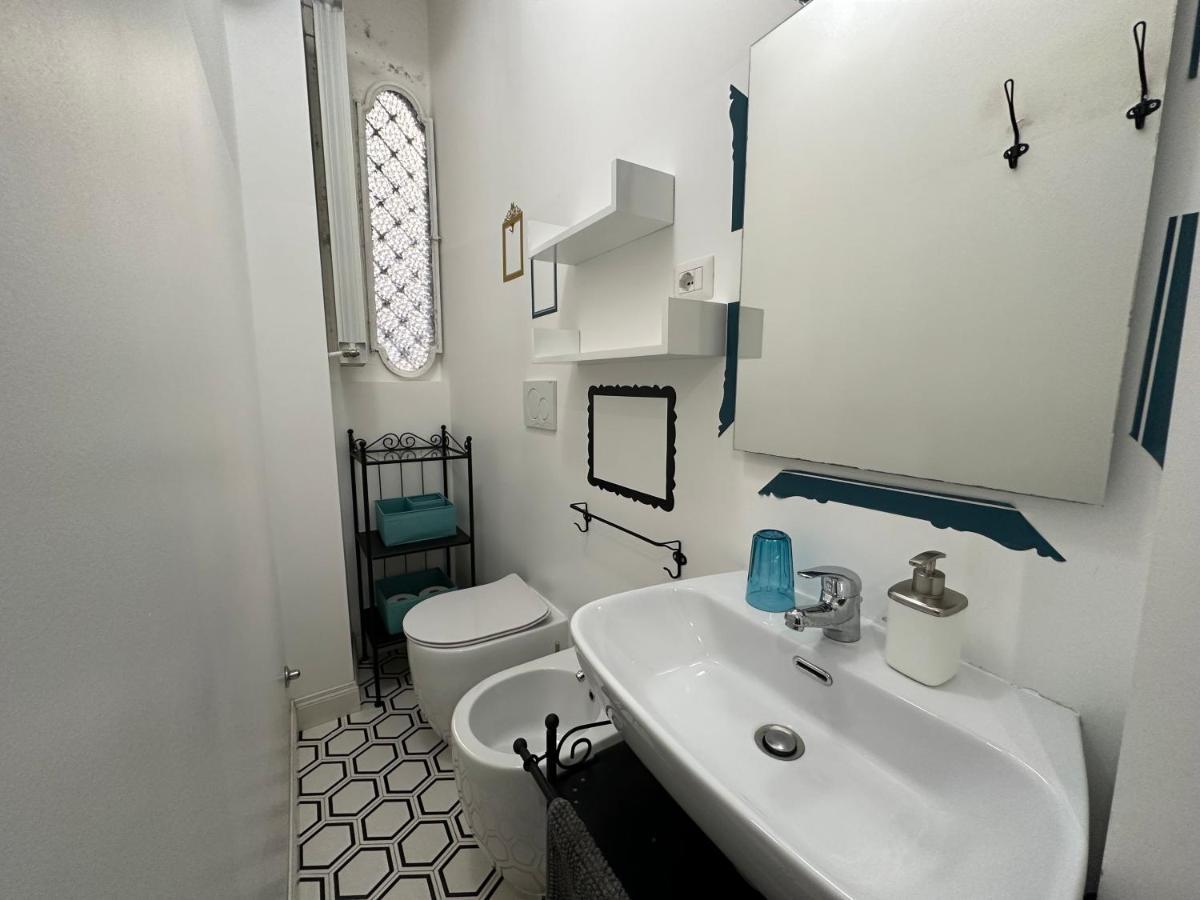 Lovely Flat In Early 20th Century Building Apartment *
